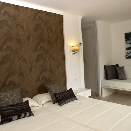 Miquel Hotel