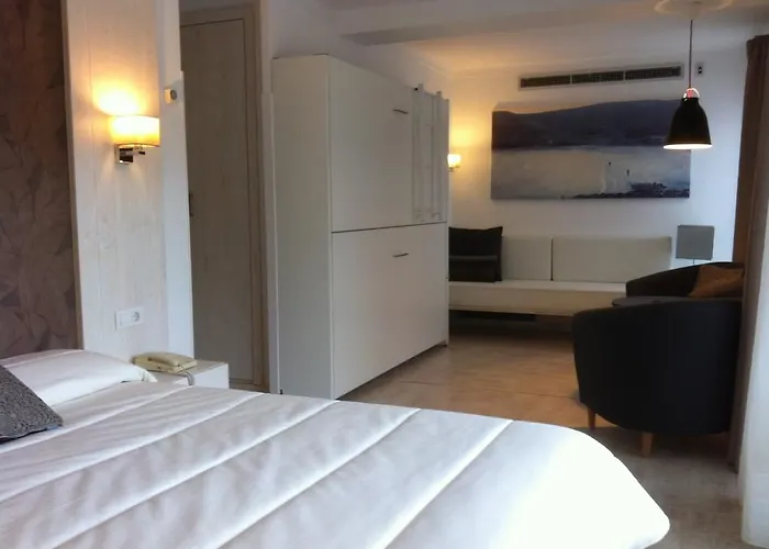 Miquel 3* L' Escala