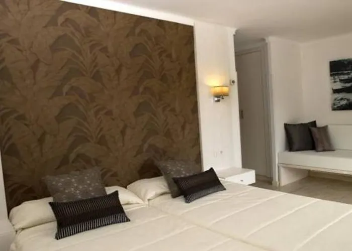 Miquel 3* L' Escala