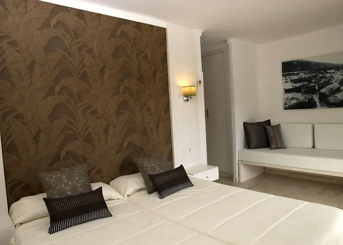 Miquel Hotel